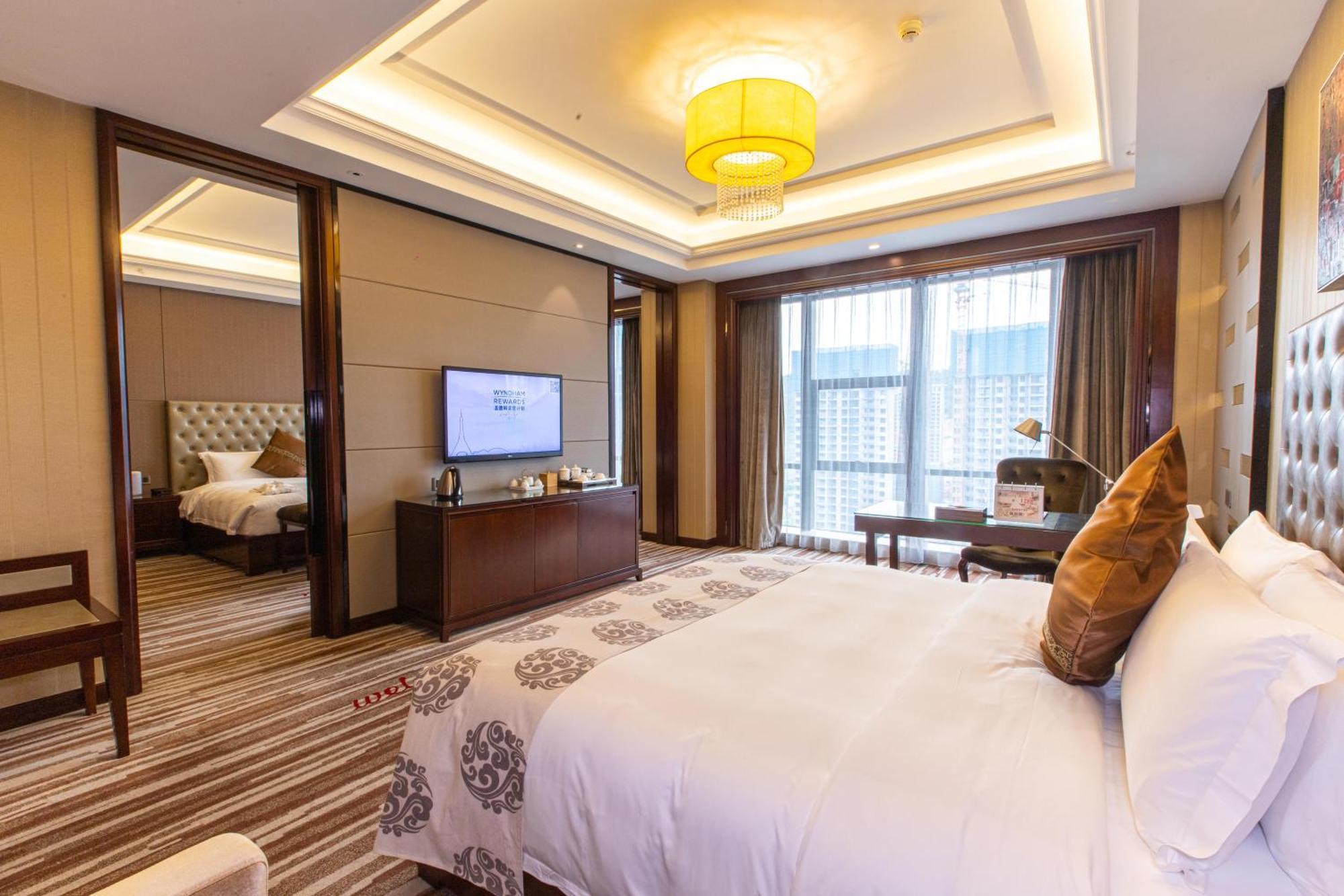 Отель Wyndham Grand Plaza Royale Chenzhou Экстерьер фото