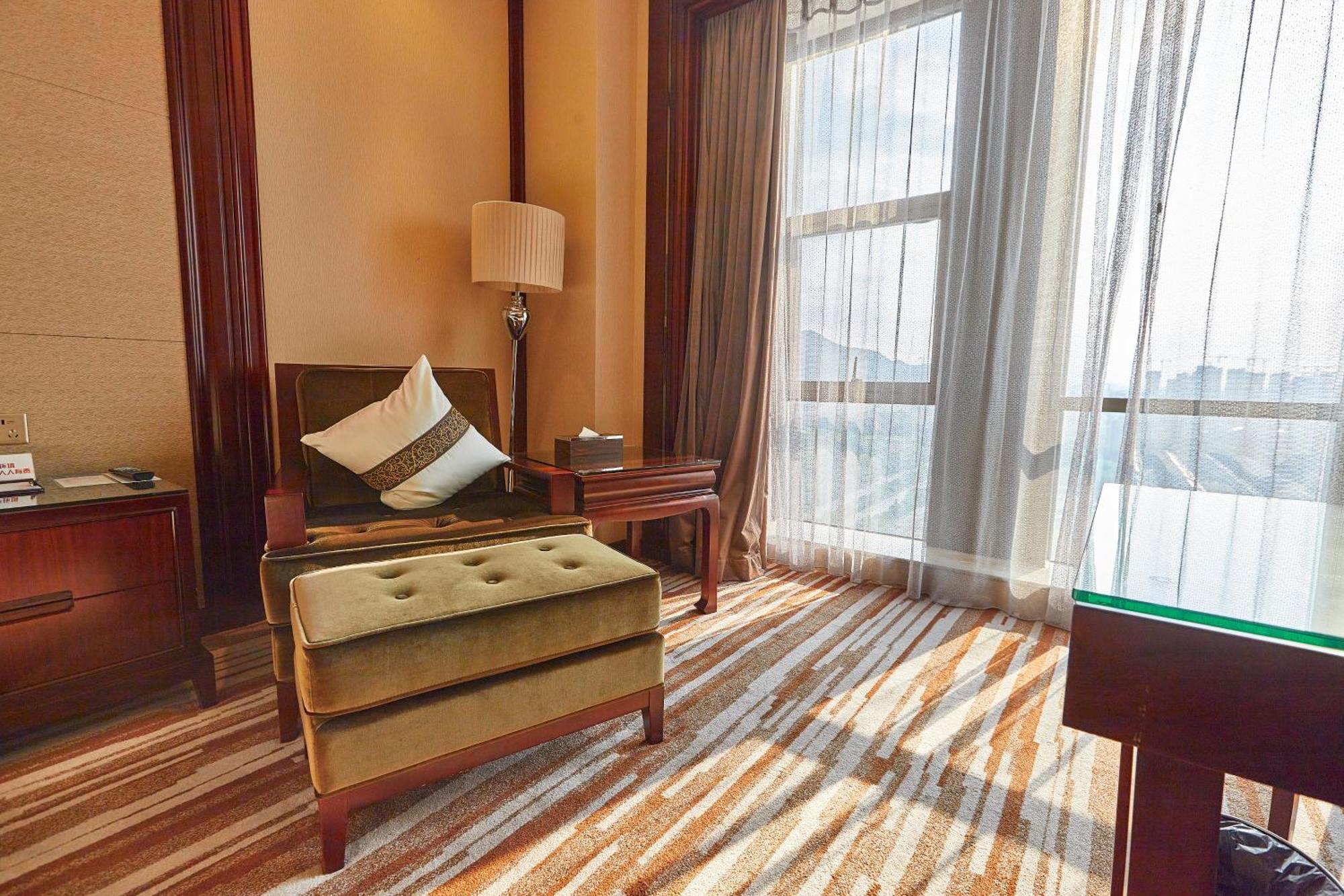 Отель Wyndham Grand Plaza Royale Chenzhou Экстерьер фото
