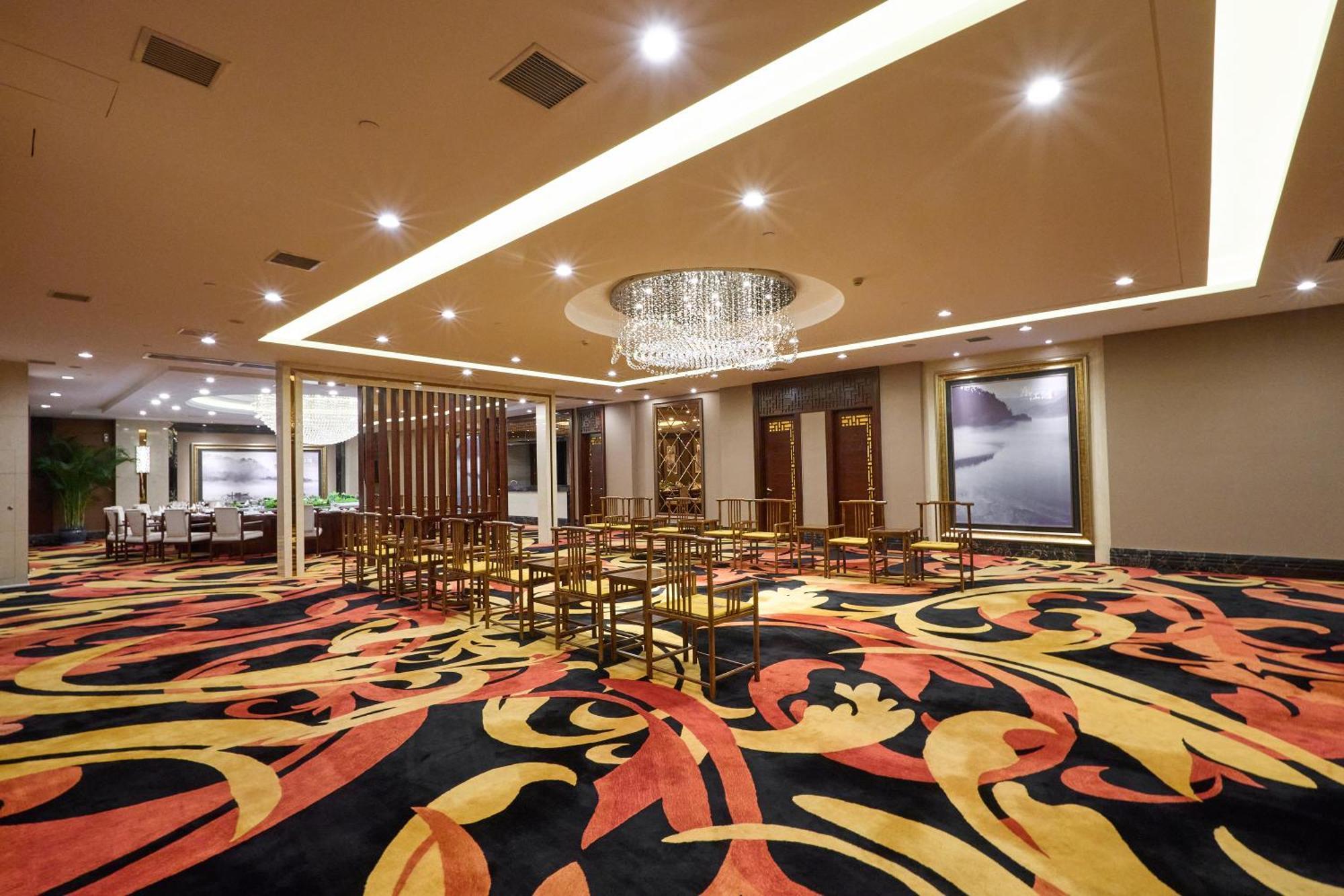 Отель Wyndham Grand Plaza Royale Chenzhou Экстерьер фото