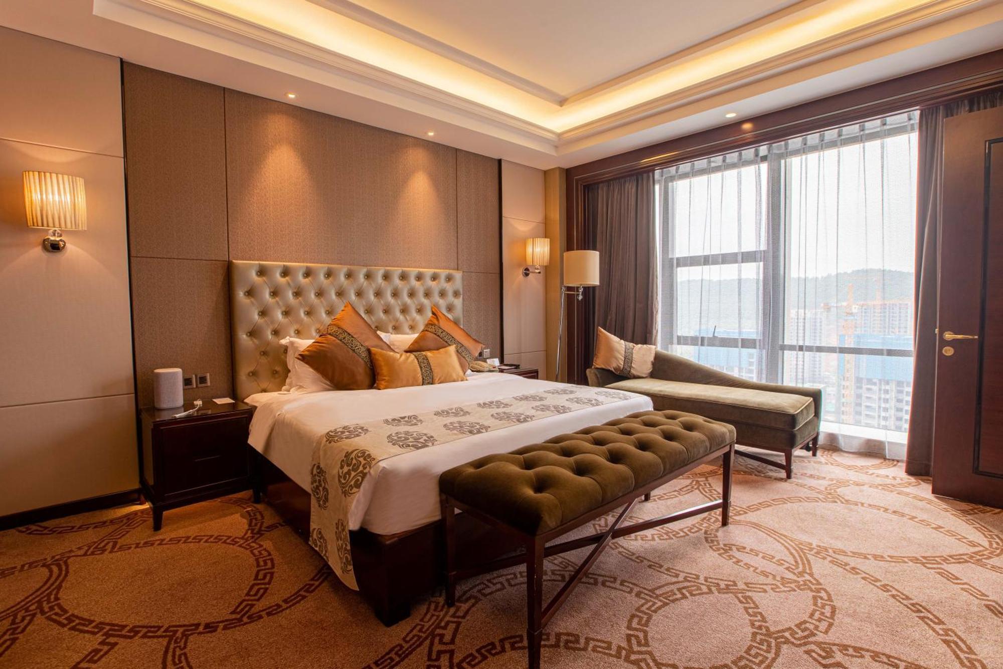 Отель Wyndham Grand Plaza Royale Chenzhou Экстерьер фото